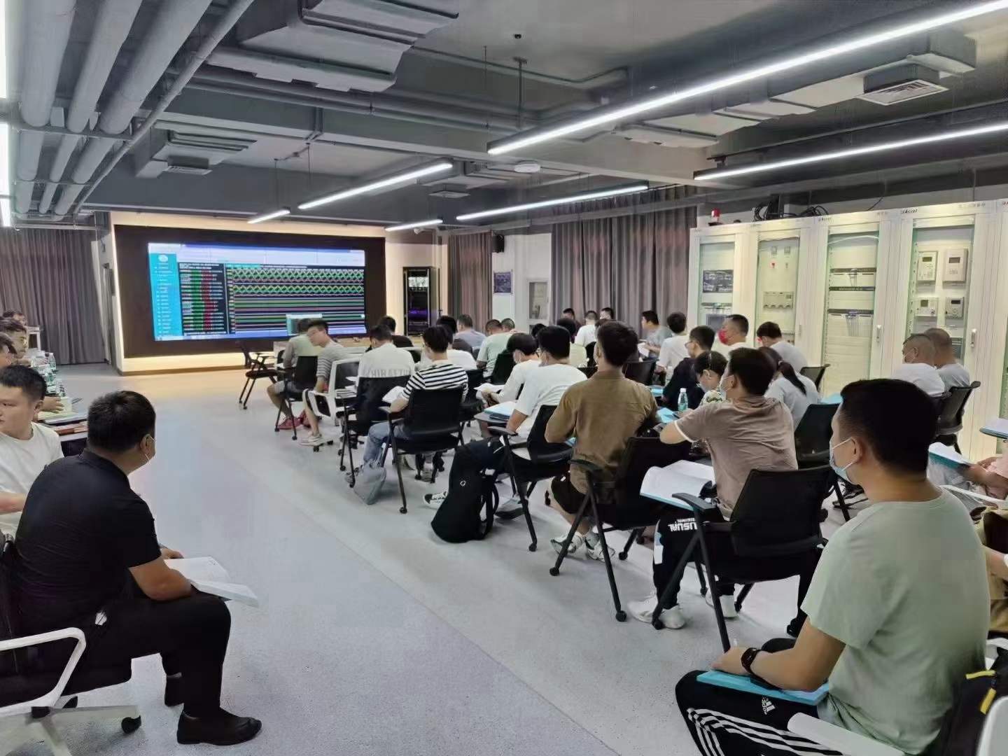 GGF-OXGL、GGF-OXQL醫(yī)用隔離電源柜系統(tǒng)接線圖